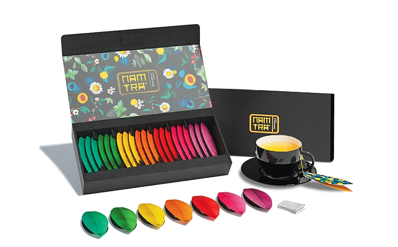 花茶包裝設計,產品共有杏仁,蓮花,雛菊,薄荷葉等花茶種類