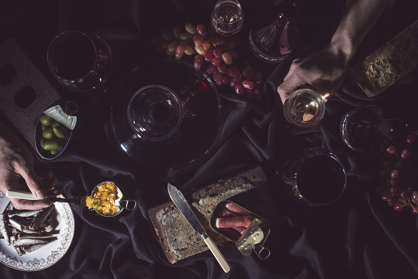 筆刷字體樣式的葡萄酒包裝設計